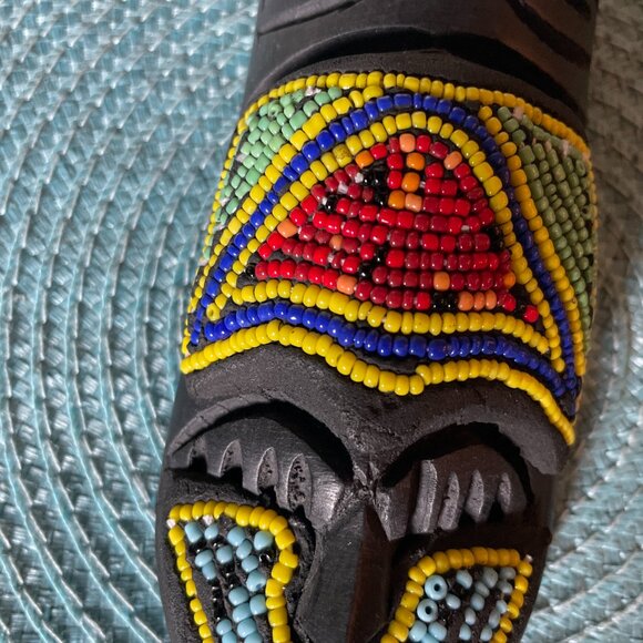 Beaded small wooden mask from Ghana - Picture 5 of 5